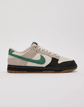 Smart casual wear Nike Dunk Low Fashion models