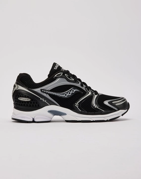 Sustainable fashion practices Saucony ProGrid Triumph 4 Outerwear options