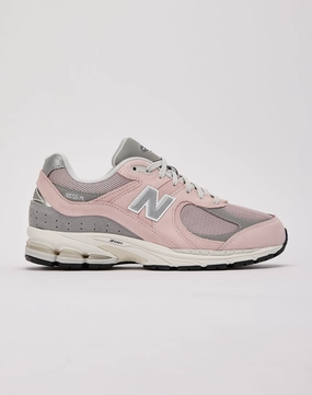 Vintage - inspired fashion New Balance 2002R Fashion shows