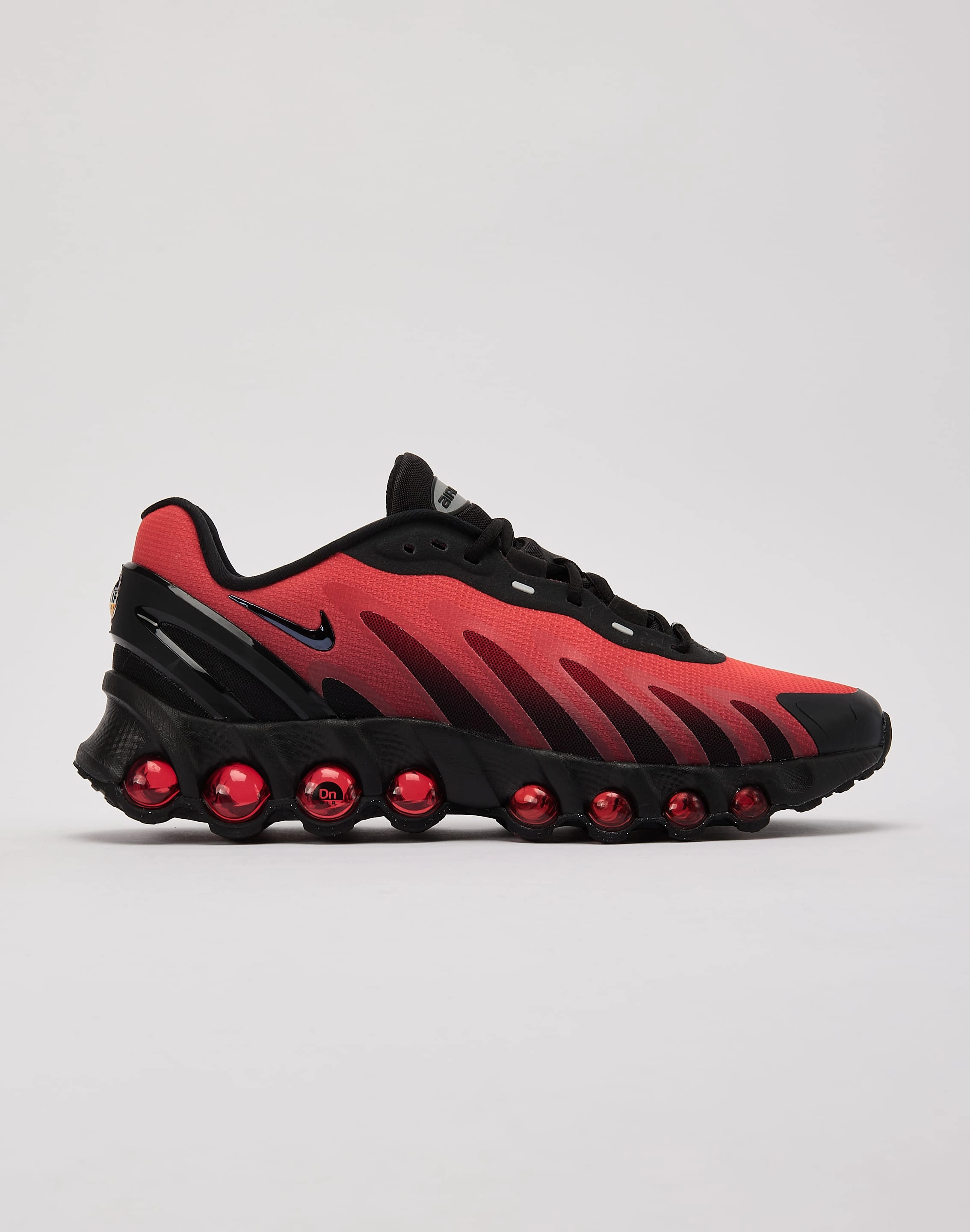 Wardrobe staples Nike Air Max Dn8 Fashion bloggers' picks