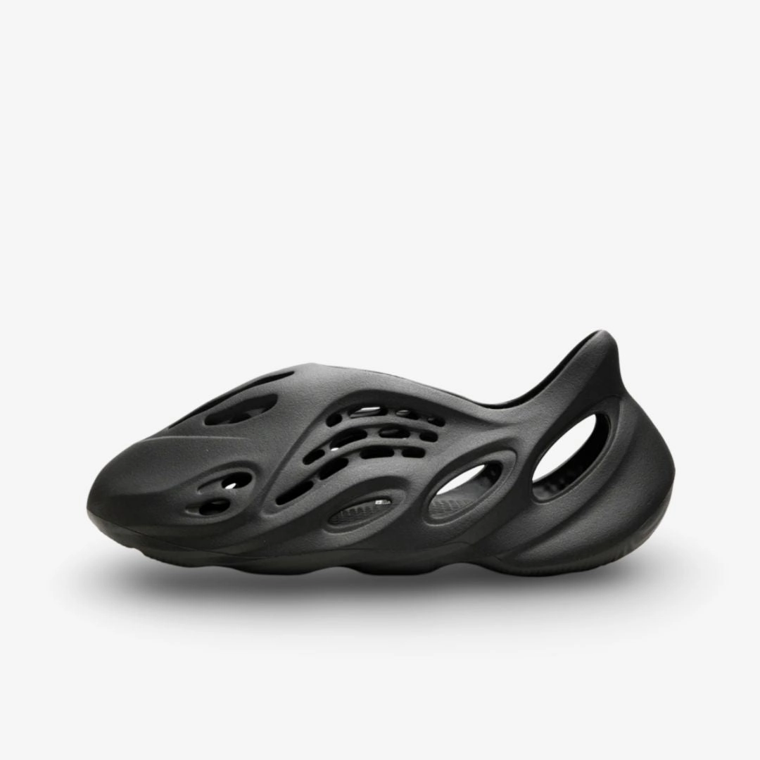 your new core (Men's) adidas Yeezy Foam Runner 'Carbon' (2023) IG5349 tailored ease